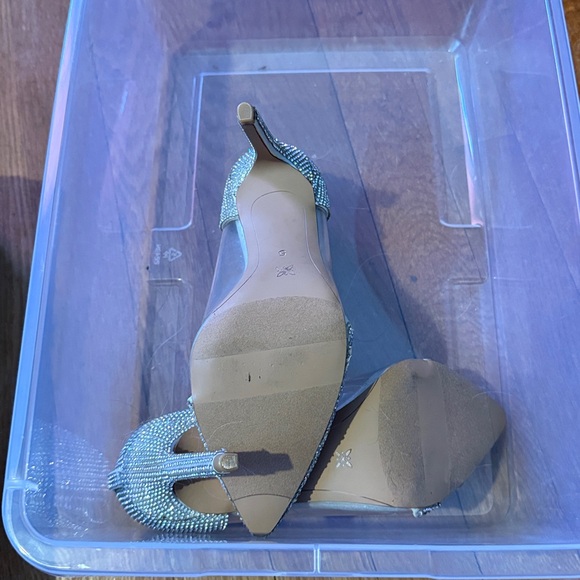 BCBGeneration Lania Embellished Pumps Heel Sz 5 - Picture 4 of 4